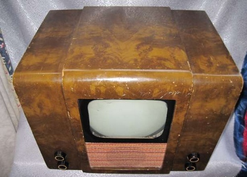 Когда изобрели телевизор в каком веке в СССР?